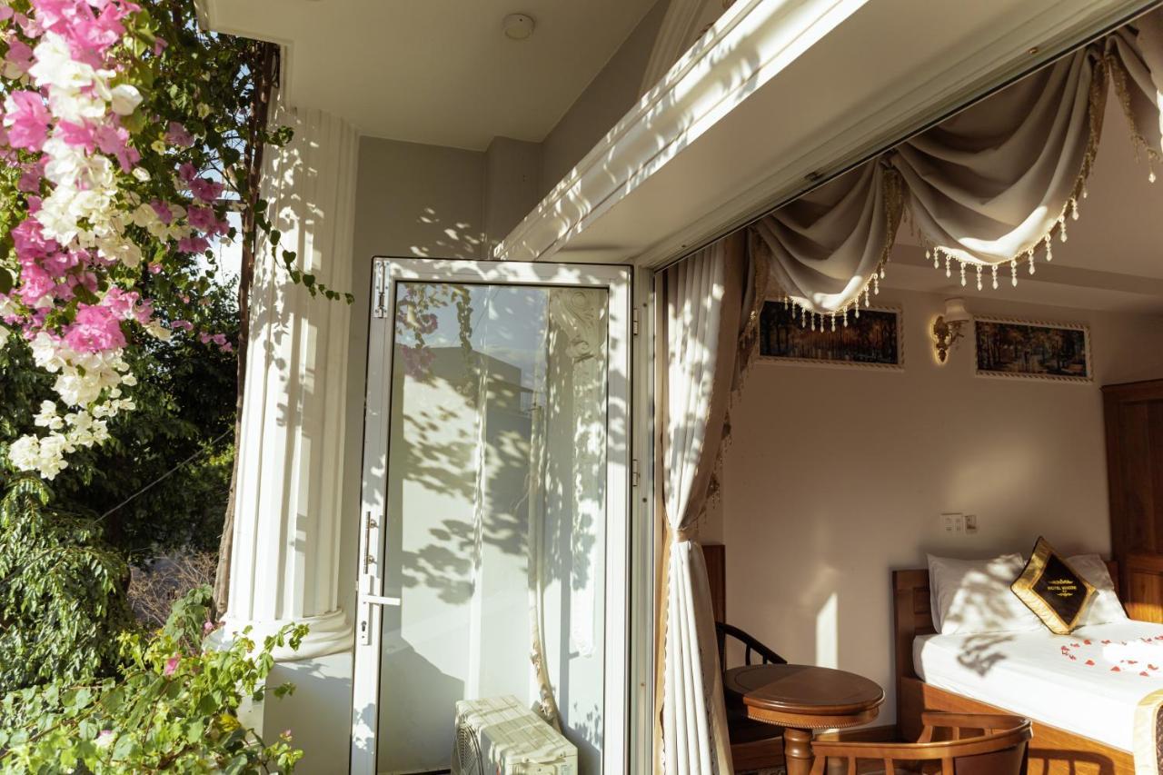 Window 1 Hotel Kon Tum Exterior photo